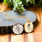 Personalizovaný náhrdelník rodná květina s vlastním jménem chirurgické oceli